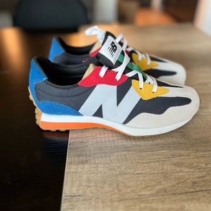 New Balance 327 Sneakers